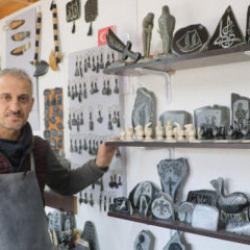 Hobi olarak başladığı mesleğinde 25 yıldır ekmeğini taştan &ccedil;ıkarıyor