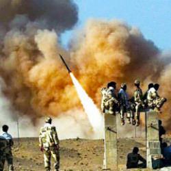 İran'dan ABD'ye topyek&uuml;n savaş uyarısı: Sert şekilde karşılık vereceğiz