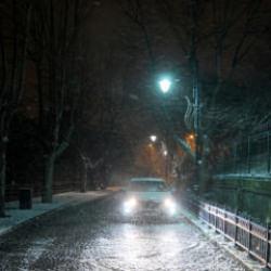 İstanbul'da kar yağışı aralıklarla s&uuml;r&uuml;yor