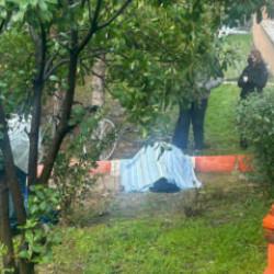 Karab&uuml;k'te y&uuml;ksekten d&uuml;şen yaşlı kadın feci şekilde can verdi