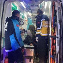 Karlı yollar aşıldı, hasta kadın kurtarıldı