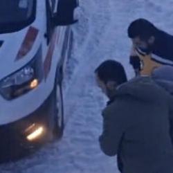 Kars'ta hasta kadın i&ccedil;in ekipler seferber oldu