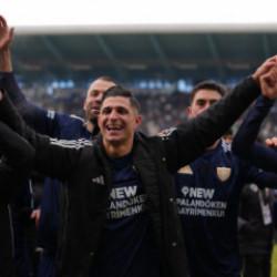 Kıran kırana şampiyonluk yarışı! Lideri devirip S&uuml;per Lig ateşini yaktılar