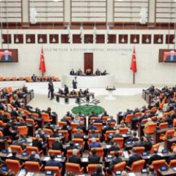 Milyonları ilgilendiren gelişme! TBMM'den ge&ccedil;ti: En d&uuml;ş&uuml;k emekli aylığı 20 bin lira