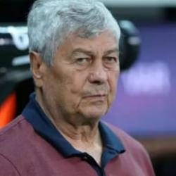 Romanya Teknik Direkt&ouml;r&uuml; Mircea Lucescu ağır ateşle hastaneye kaldırıldı