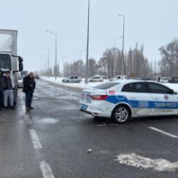 Sivas-Malatya kara yolu ulaşıma kapandı