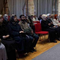 T&Uuml;RGEV'den gen&ccedil;lere Gazze &ccedil;ağrısı: Tanıklığın Dili programı s&uuml;r&uuml;yor