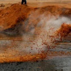 T&uuml;rkiye'ye teklif etmişlerdi: B&ouml;lgede tarihi gelişme! Petrol &ccedil;ıkarılmaya başlandı