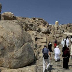 Umre ibadeti yapan M&uuml;sl&uuml;manlar, Hira Mağarası ve Arafat'ı ziyaret etti