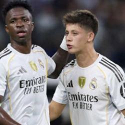 Yıldız futbolcu dev kul&uuml;be rest &ccedil;ekti: 'Real Madrid'de oynamak istemiyorum'