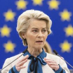 AB'den Trump'a Gr&ouml;nland cevabı: Yatırım muslukları a&ccedil;ılıyor