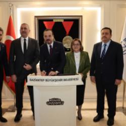 AK Parti Genel Başkan Yardımcısı Zorlu Başkan Şahin'i ziyaret etti