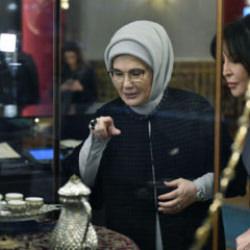 Ankara Palas'ta k&uuml;lt&uuml;rel diplomasi: Emine Erdoğan, Mirziyoyeva ile bir araya geldi