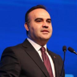 Bakan Kacır'dan "geleceğin teknoloji yıldızları"na &ccedil;ağrı