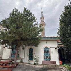 Bala S&uuml;leyman Ağa Camii: Doyuran ve koruyan bir k&uuml;lliyenin yaşayan hik&acirc;yesi