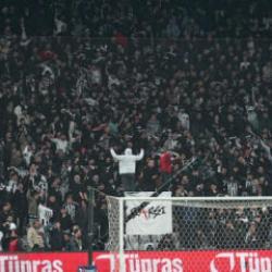 Beşiktaş trib&uuml;nlerinde 'İstifa' sesleri!