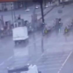 Bursa'da otoyolda pes dedirten g&ouml;r&uuml;nt&uuml;: Ters şeritte kilometrelerce ilerledi