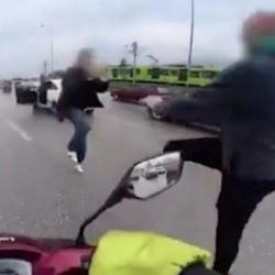 Bursa'da u&ccedil;an tekmeli kavga: Birbirine girdiler