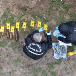 &Ccedil;ocuklar oynarken polisler fark etti! Bomba imha ekipleri b&ouml;lgeye &ccedil;ağırıldı