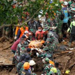 Endonezya'da heyelan: Can kaybı 53'e &ccedil;ıktı! 