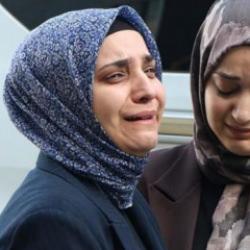 Eşi ile 2 kızını heyelan faciasında kaybeden anne, keşifte g&ouml;zyaşı d&ouml;kt&uuml;: Ailem yok oldu