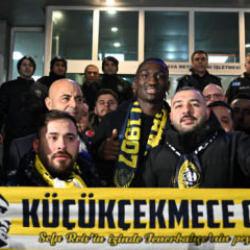 Fenerbah&ccedil;e'nin yeni forveti İstanbul'a geldi! Maliyeti a&ccedil;ıklandı