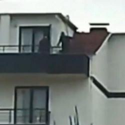 FET&Ouml; firarisi ihra&ccedil; &uuml;steğmen &ccedil;atıda yakalandı