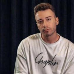 Hakkında yakalama kararı &ccedil;ıkarılan Enes Batur'dan ilk a&ccedil;ıklama