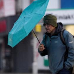 Hem esecek hem g&uuml;rleyecek! Meteoroloji 20 ilde alarm verdi: 80 kilometre hızla geliyor