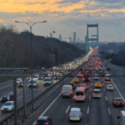İstanbul trafiğinde rekor: Y&uuml;zde 89'u g&ouml;rd&uuml;! Ara tatil bile &ccedil;are olmadı