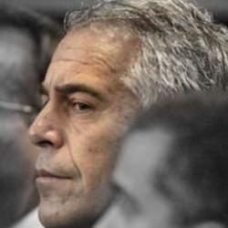 Batı'nın lağımı onunla patladı: Jeffrey Epstein ger&ccedil;ekte kimdir?