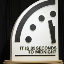 Tehlike &ccedil;anları &ccedil;alıyor: Kıyamet saati g&uuml;ncellendi! Gece yarısına 85 saniye