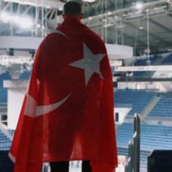 Kul&uuml;b&uuml; duyurdu! ABD'li oyuncu T&uuml;rk vatandaşı oldu