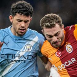 Manchester'da ders niteliğinde ma&ccedil;: Aslan'a play-off uyarısı