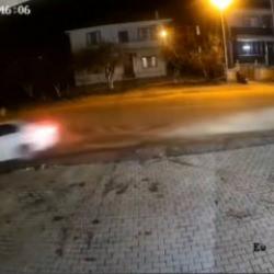 Muğla'da y&uuml;rekleri yakan g&ouml;r&uuml;nt&uuml;: K&uuml;&ccedil;&uuml;k &ccedil;ocuk metrelerce savruldu