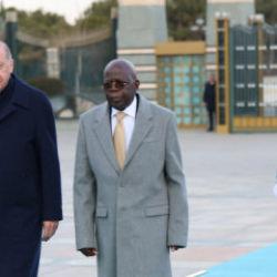 Resmi t&ouml;ren sırasında d&uuml;şm&uuml;şt&uuml;! Başkan Tinubu'nun sağlık durumu a&ccedil;ıklandı