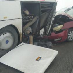  Sivas'ta yolcu otob&uuml;s&uuml; zincirleme trafik kazasına karıştı