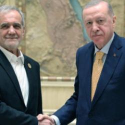 Son dakika: Erdoğan, İranlı mevkidaşı Pezeşkiyan ile g&ouml;r&uuml;şt&uuml;!