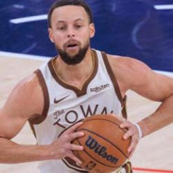 Stephen Curry, NBA'de en fazla sayı atan ilk 20'de!