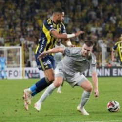 S&uuml;per Lig ekibi Dinamo Kiev'den aldığı stoperle yollarını ayırdı