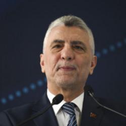 Ticaret Bakanı &Ouml;mer Bolat: Vergi gelirlerinin y&uuml;zde 20'si g&uuml;mr&uuml;klerden