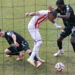 Yeni hoca ilk ma&ccedil;ında kazandı! Rakibini ateş atıp takımını play-off potasına soktu