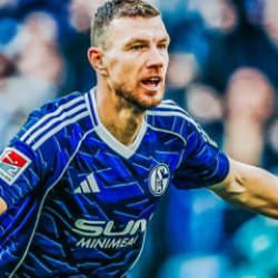 2 gol atıp ma&ccedil;tan &ccedil;ıkan Dzeko 20 dakika i&ccedil;inde kabusu yaşadı