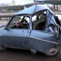 Kuzey Marmara Otoyolu'nda feci kaza: Otomobil kağıt gibi ezildi