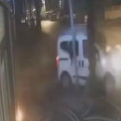 Gece yarısı gelen acı haber: Hafif ticari aracın &ccedil;arptığı yaya hayatını kaybetti