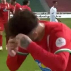 Amedspor'un 7-0 yendiği ma&ccedil;ta olay gol sevinci! Sa&ccedil;larını &ouml;rd&uuml;, g&ouml;zler TFF'ye &ccedil;evrildi
