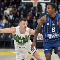 Anadolu Efes evinde 10 sayıyla kazandı