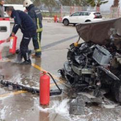 Antalya'da faciadan d&ouml;n&uuml;ld&uuml;: Finlandiyalı s&uuml;r&uuml;c&uuml; benzinliğe daldı