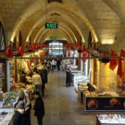 Asrın felaketinde hasar g&ouml;rm&uuml;şt&uuml;! Zincirli Bedesten yeniden cıvıl cıvıl  