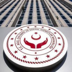 Bakanlık deprem b&ouml;lgesine verilen destekleri ve sigorta kolaylıklarını a&ccedil;ıkladı